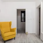 2 Bedroom Lovely In Διαμέρισμα Omišalj