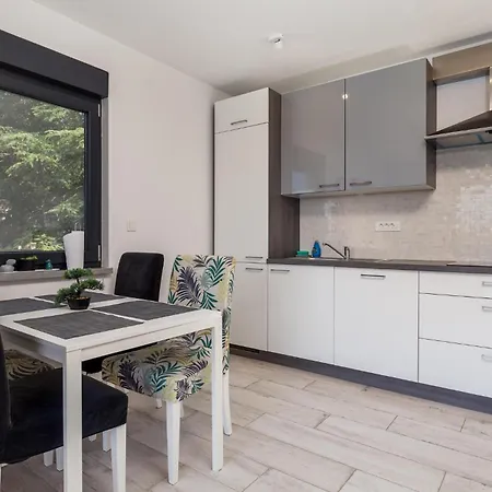 2 Bedroom Pet Friendly In