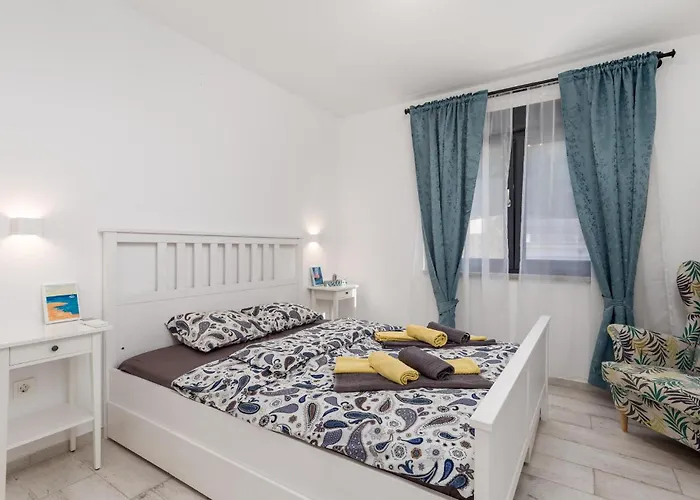 Apartman 2 Bedroom Lovely In Omišalj