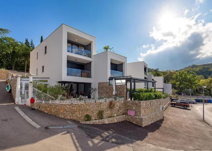 Apartman 2 Bedroom Lovely In *