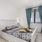 Apartmán 2 Bedroom Lovely In Omišalj