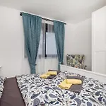 Apartmán 2 Bedroom Lovely In *