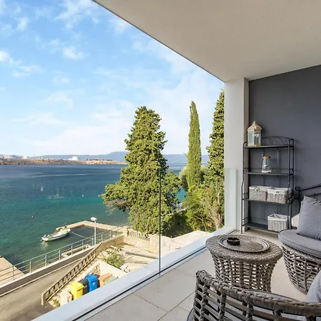 Apartamento Cozy In With House Sea View